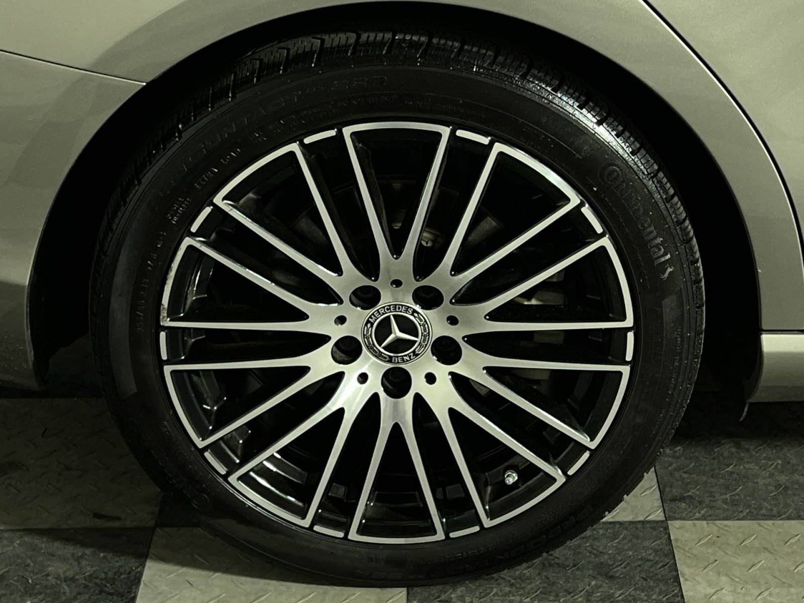 Used 2024 Mercedes-Benz C 300 Sedan image 25