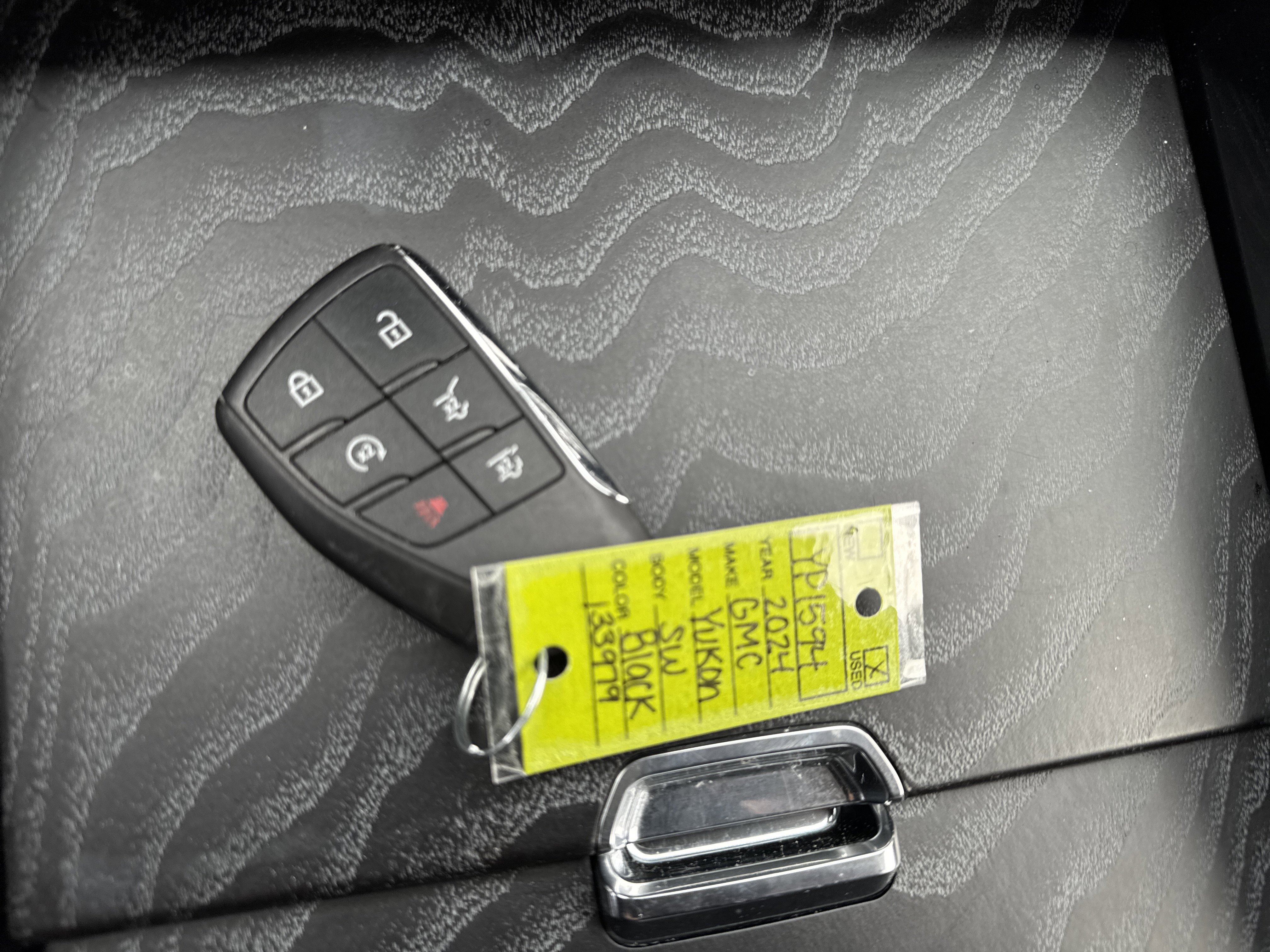 Used 2024 GMC Yukon XL Denali image 26