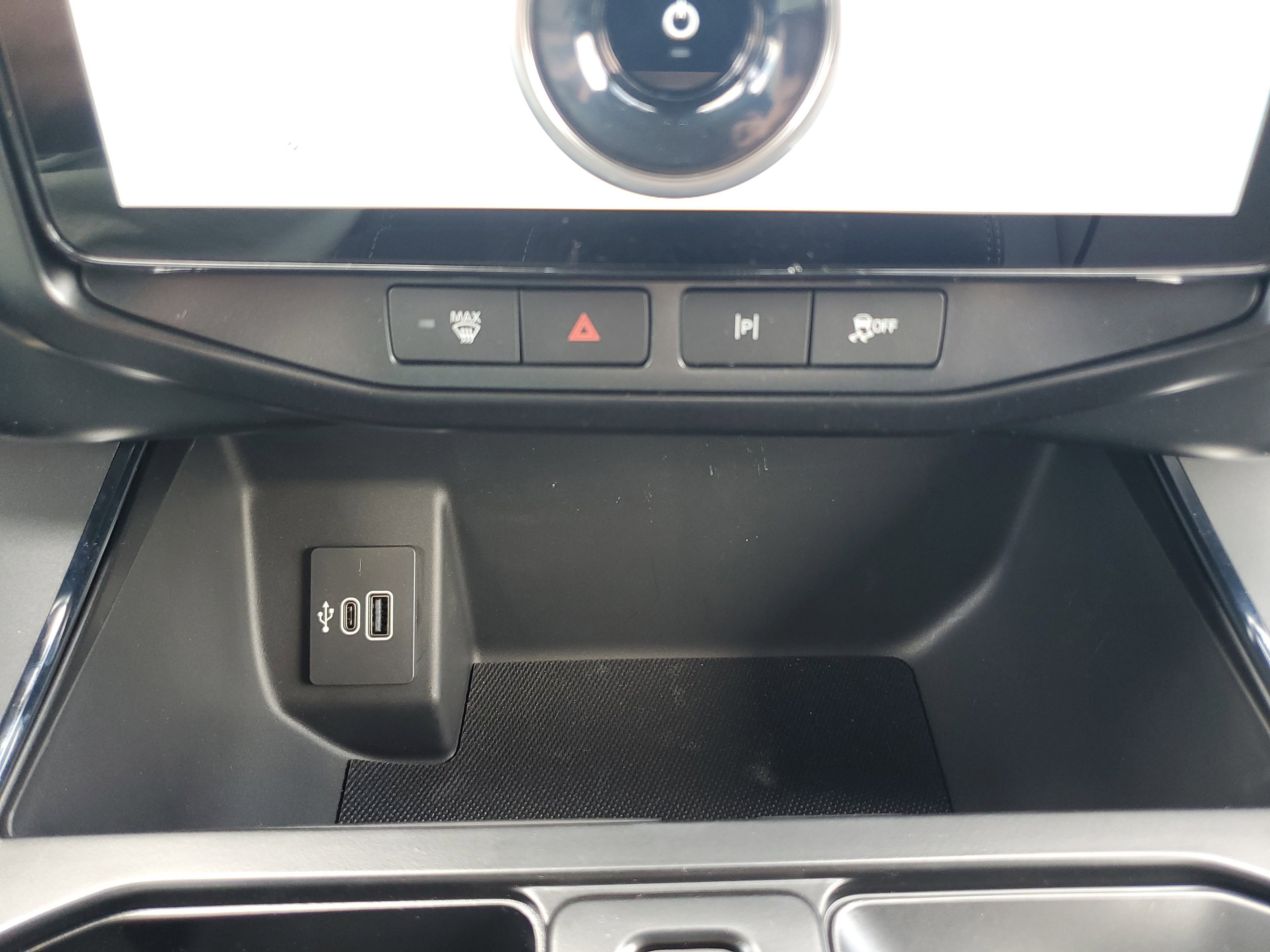 New 2025 Ford F150 Lightning Flash image 31