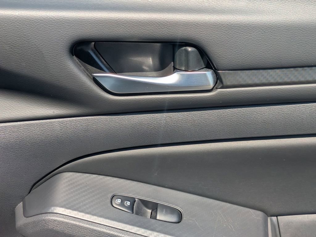 Used 2025 Nissan Altima 2.5 SV image 30