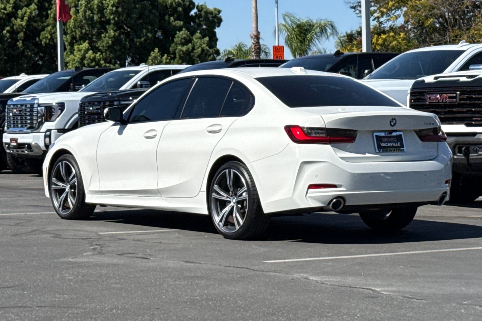 Used 2023 BMW 330i Sedan w/ Convenience Package RWD image 7