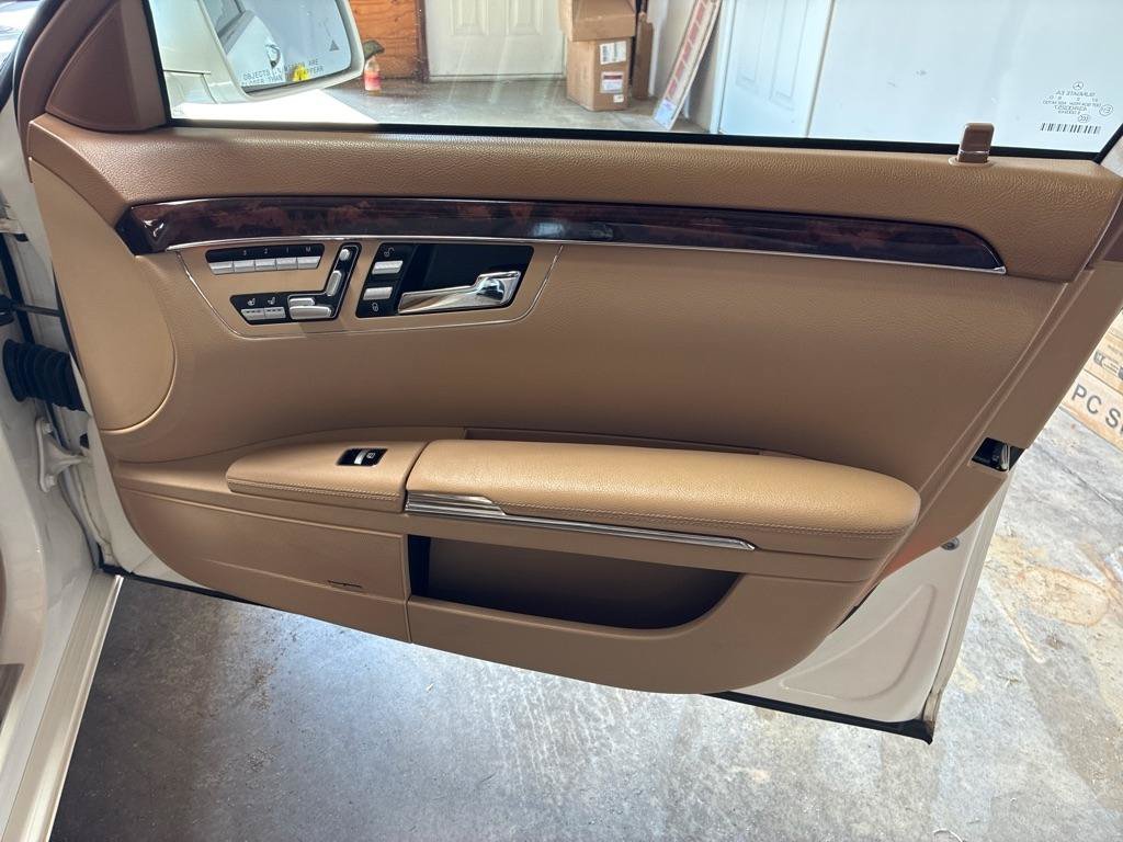 Used 2011 Mercedes-Benz S 550 image 25