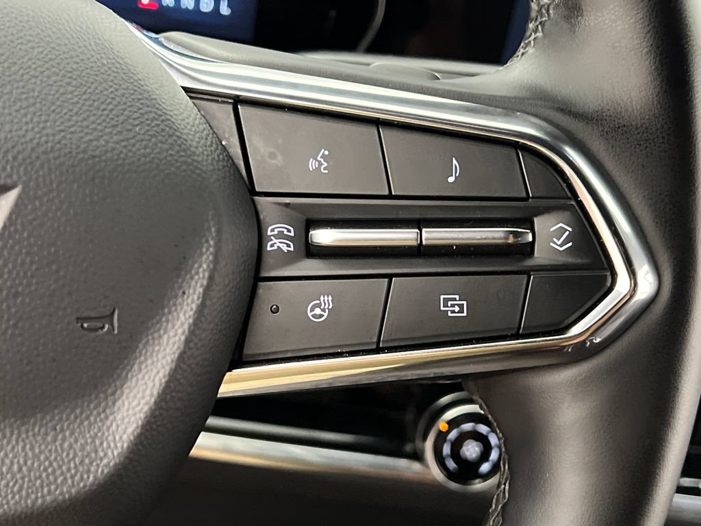 Used 2025 Chevrolet Equinox LT AWD/4WD image 47