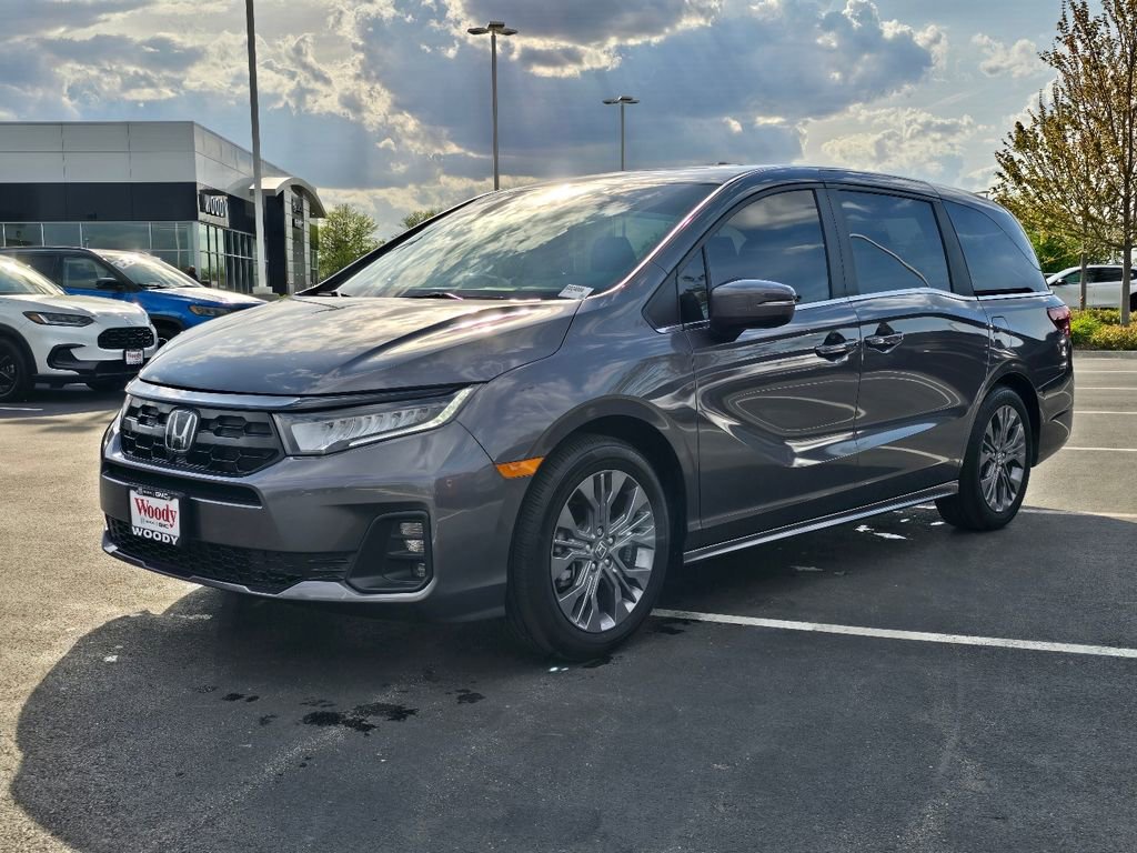 Used 2025 Honda Odyssey Touring image 4