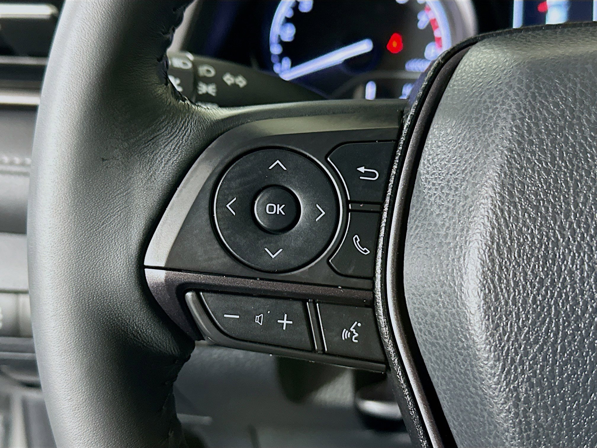 Used 2024 Toyota Camry SE FWD image 16