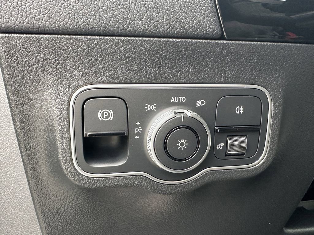 New 2026 Mercedes-Benz GLA 35 AMG 4MATIC image 36