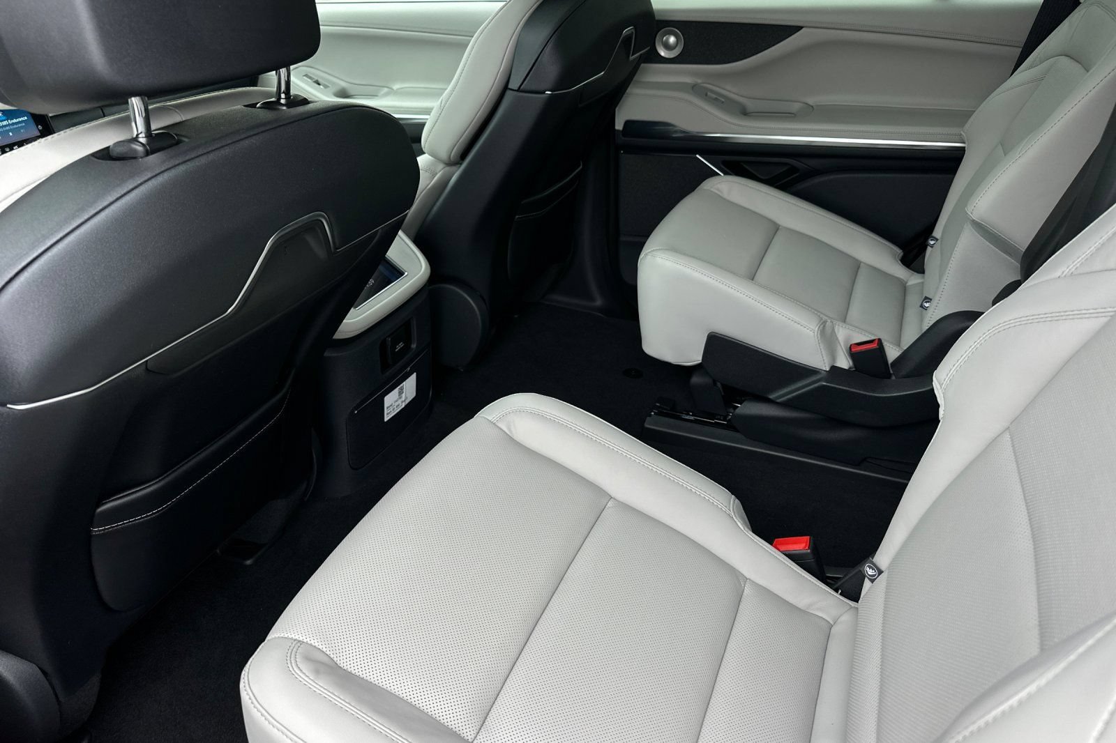 New 2026 Lincoln Navigator Reserve AWD/4WD image 11