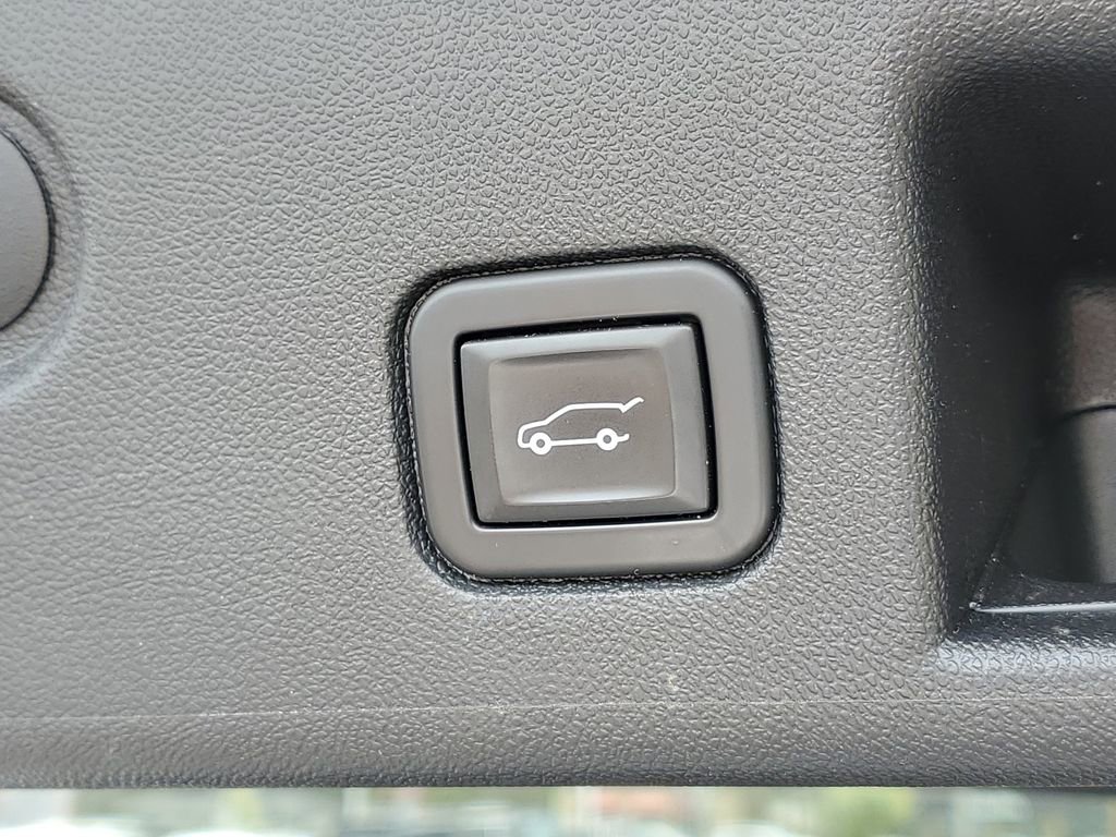 Used 2020 Chevrolet Equinox Premier w/ LPO, Floor Liner Package AWD/4WD image 31