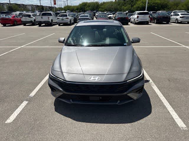 Used 2024 Hyundai Elantra Limited FWD image 8