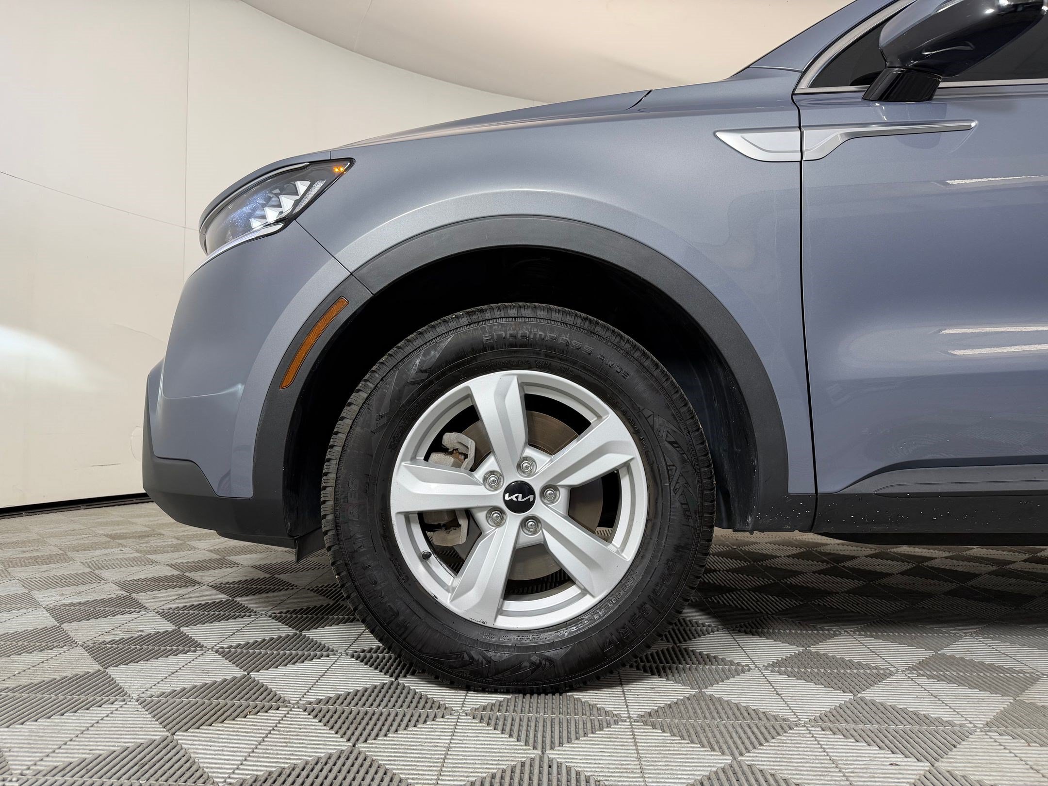Used 2022 Kia Sorento LX AWD/4WD image 12