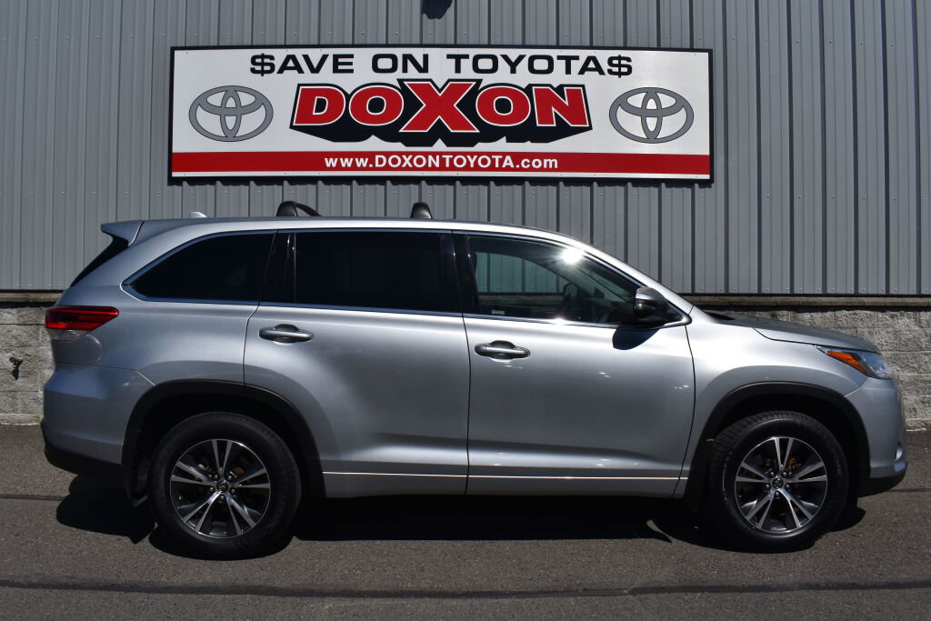 Certified 2017 Toyota Highlander Plus image 8