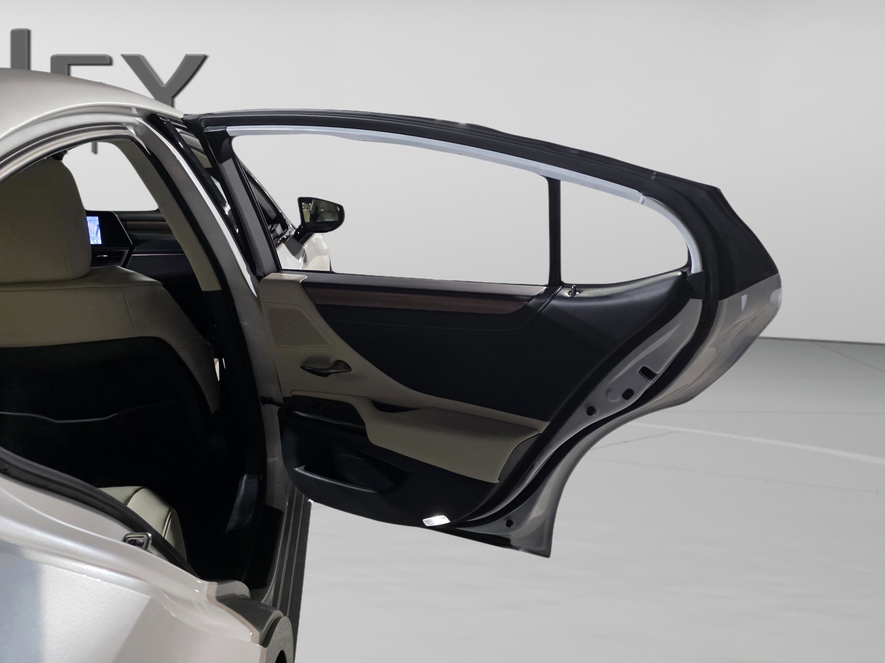 Used 2023 Lexus ES 350 w/ Premium Package image 29