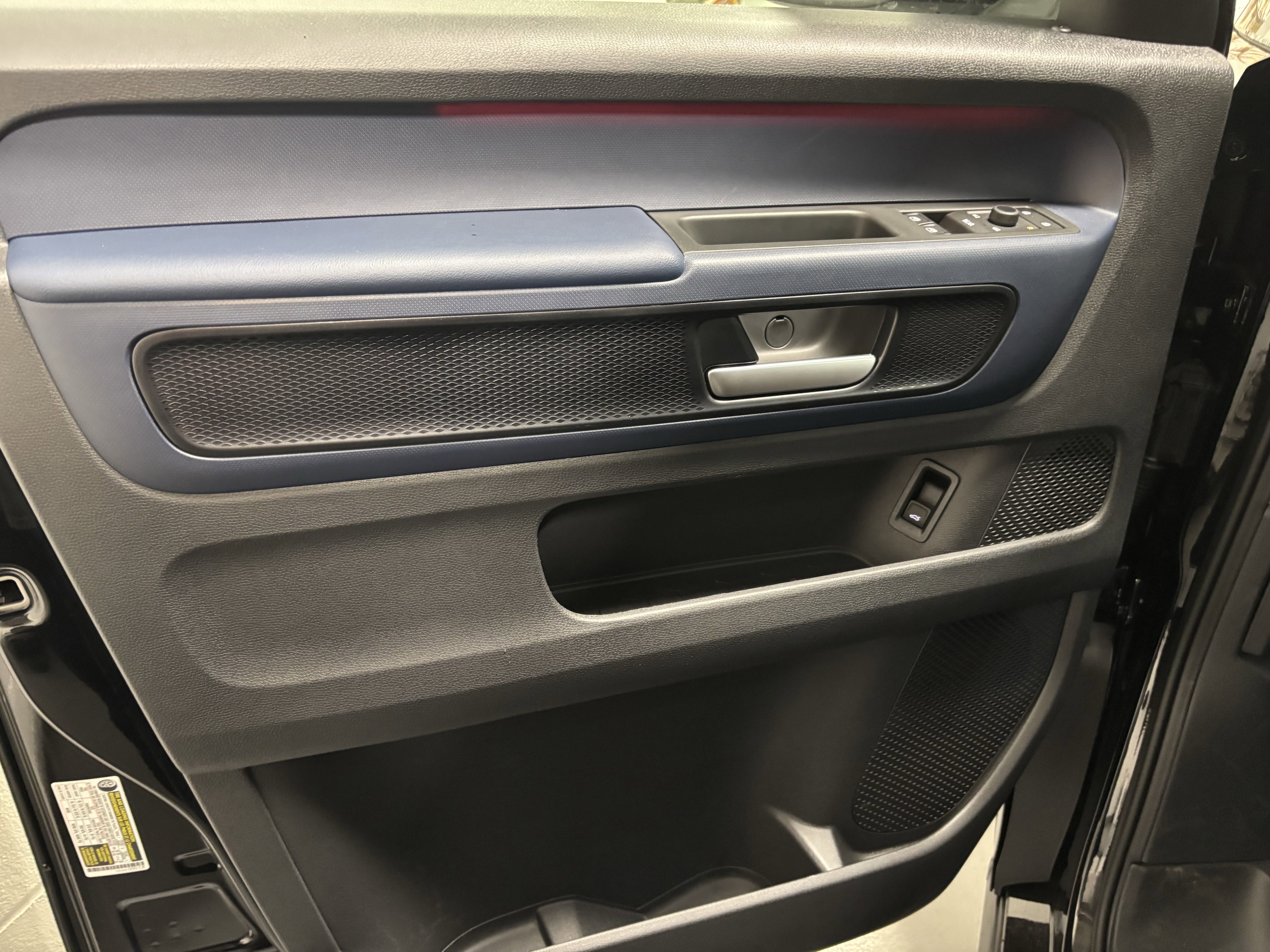 New 2025 Volkswagen ID. Buzz Pro S image 2