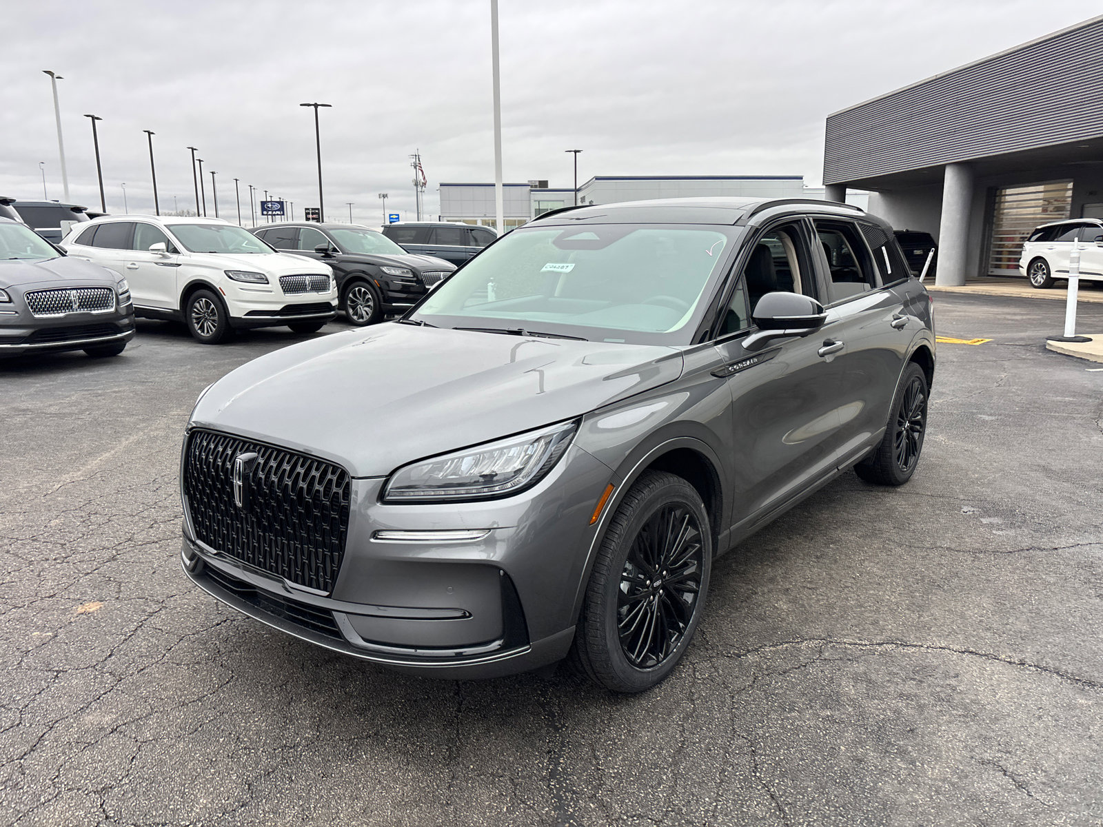 New 2026 Lincoln Corsair Premiere image 3