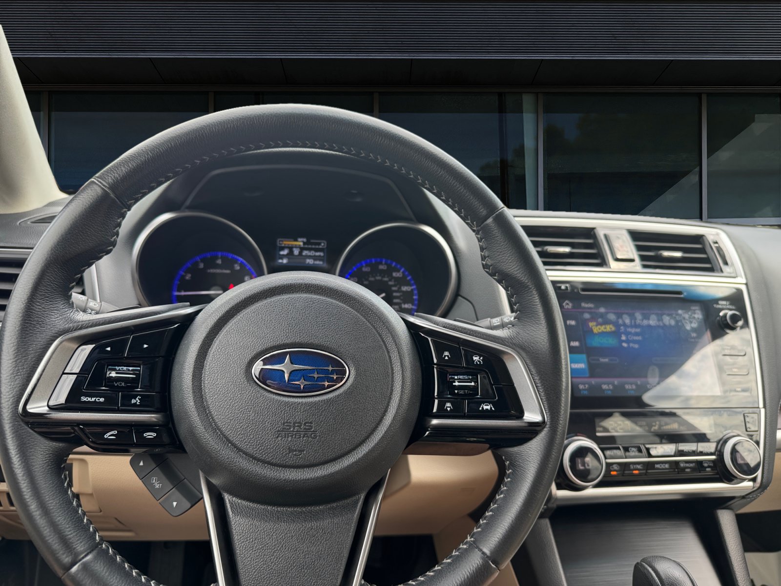 Used 2019 Subaru Outback 2.5i Limited AWD/4WD image 4