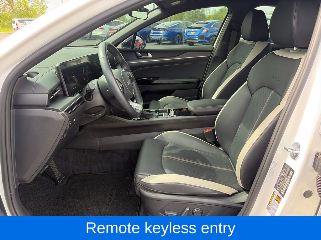 Used 2025 Kia K5 GT-Line AWD/4WD image 16