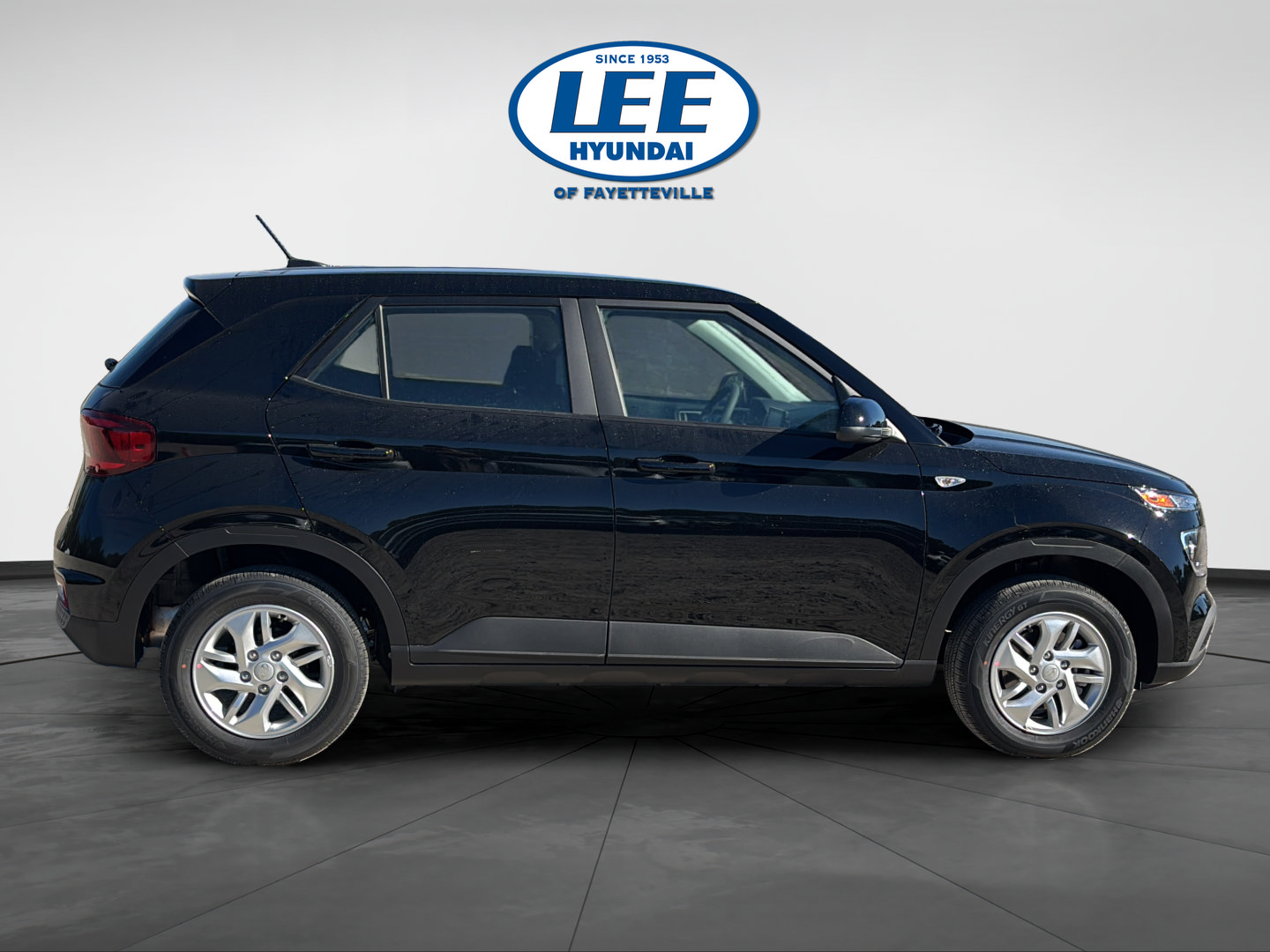 New 2026 Hyundai Venue SE FWD image 2