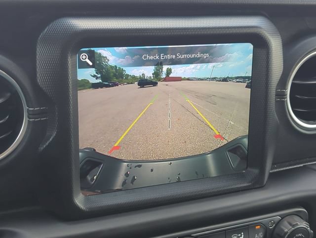 Used 2022 Jeep Gladiator Overland w/ Popular Equipment Package AWD/4WD image 19