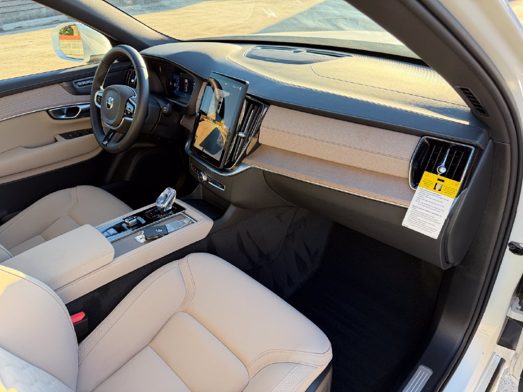 Certified 2026 Volvo XC90 B6 Plus w/ Protection Package Premier AWD/4WD image 25