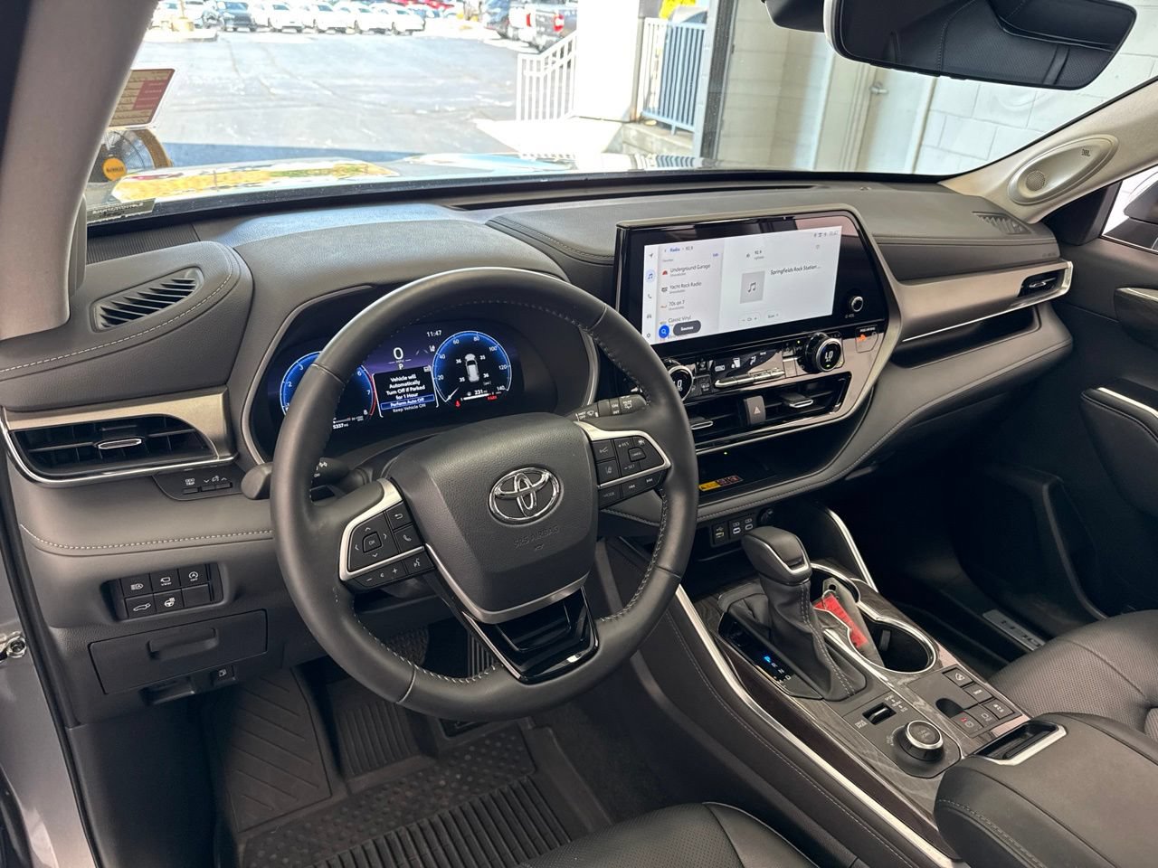 Used 2026 Toyota Highlander Limited AWD/4WD image 18