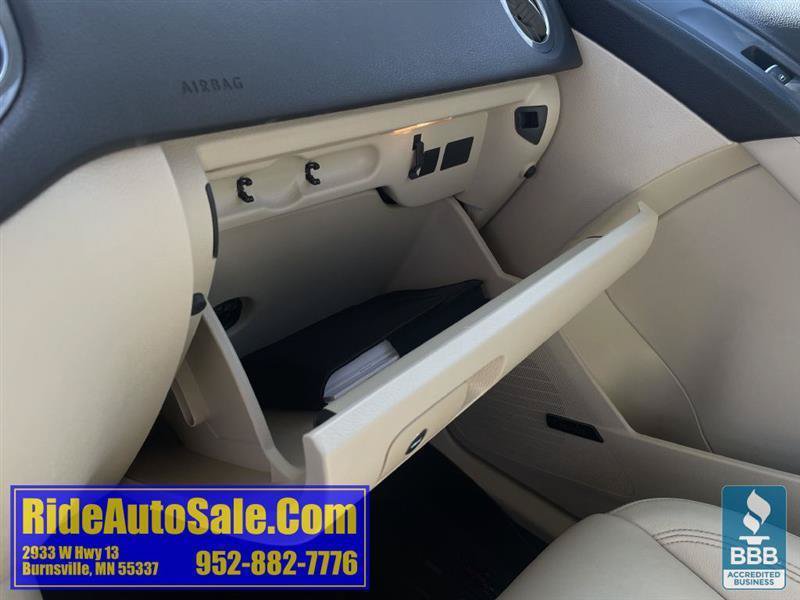 Used 2017 Volkswagen Tiguan SEL AWD/4WD image 40
