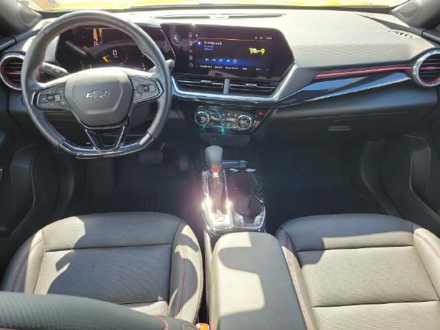 Used 2025 Chevrolet Trax RS FWD image 16