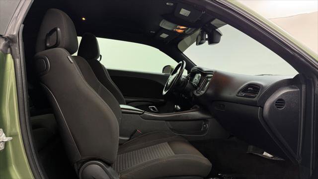 Used 2018 Dodge Challenger R/T w/ Performance Handling Group RWD image 16