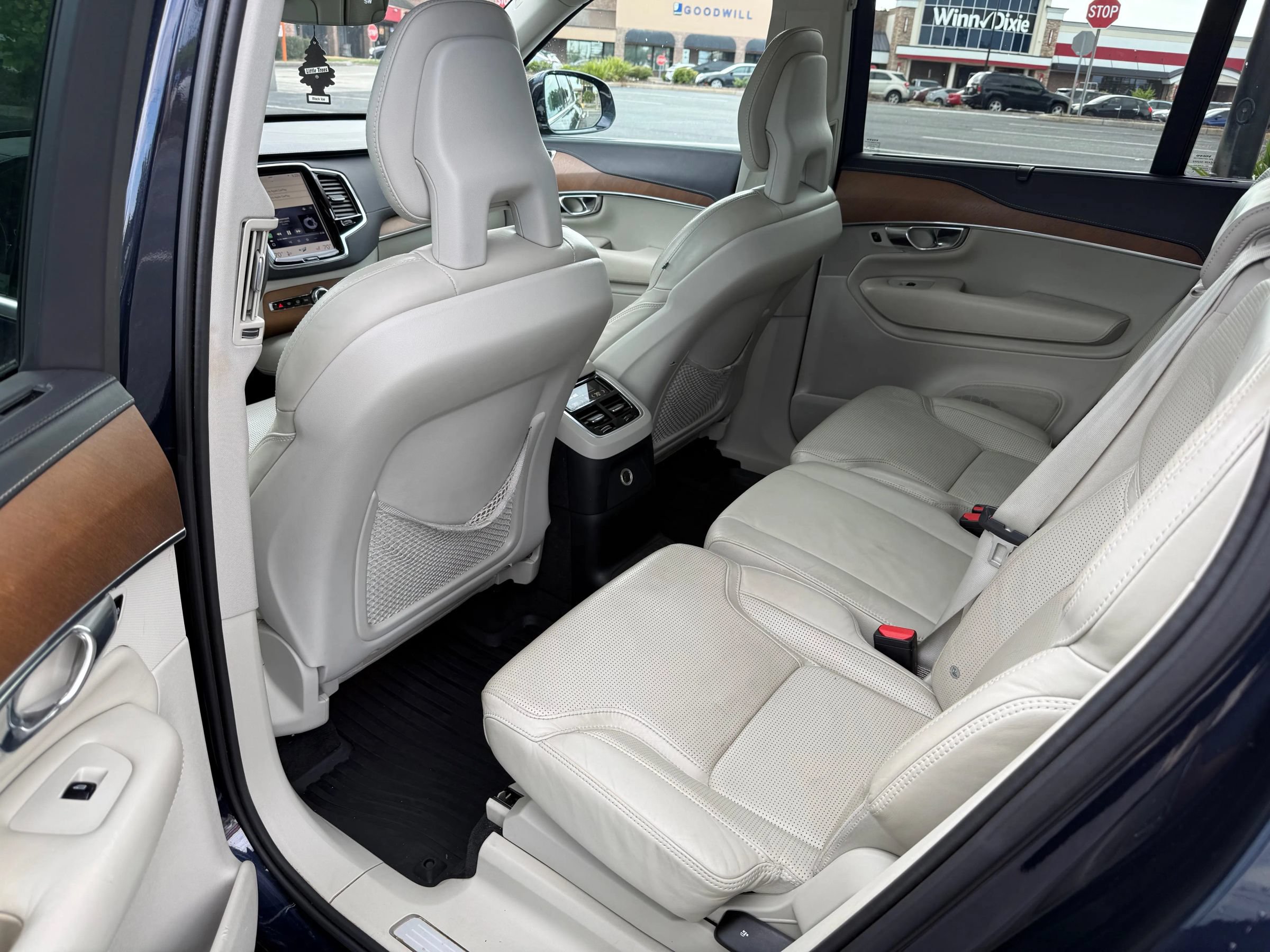 Used 2017 Volvo XC90 T8 Inscription w/ Vision Package AWD/4WD image 13