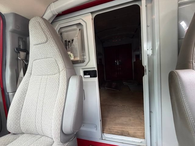 Used 2021 GMC Savana 3500 w/ Power Convenience Package RWD image 17