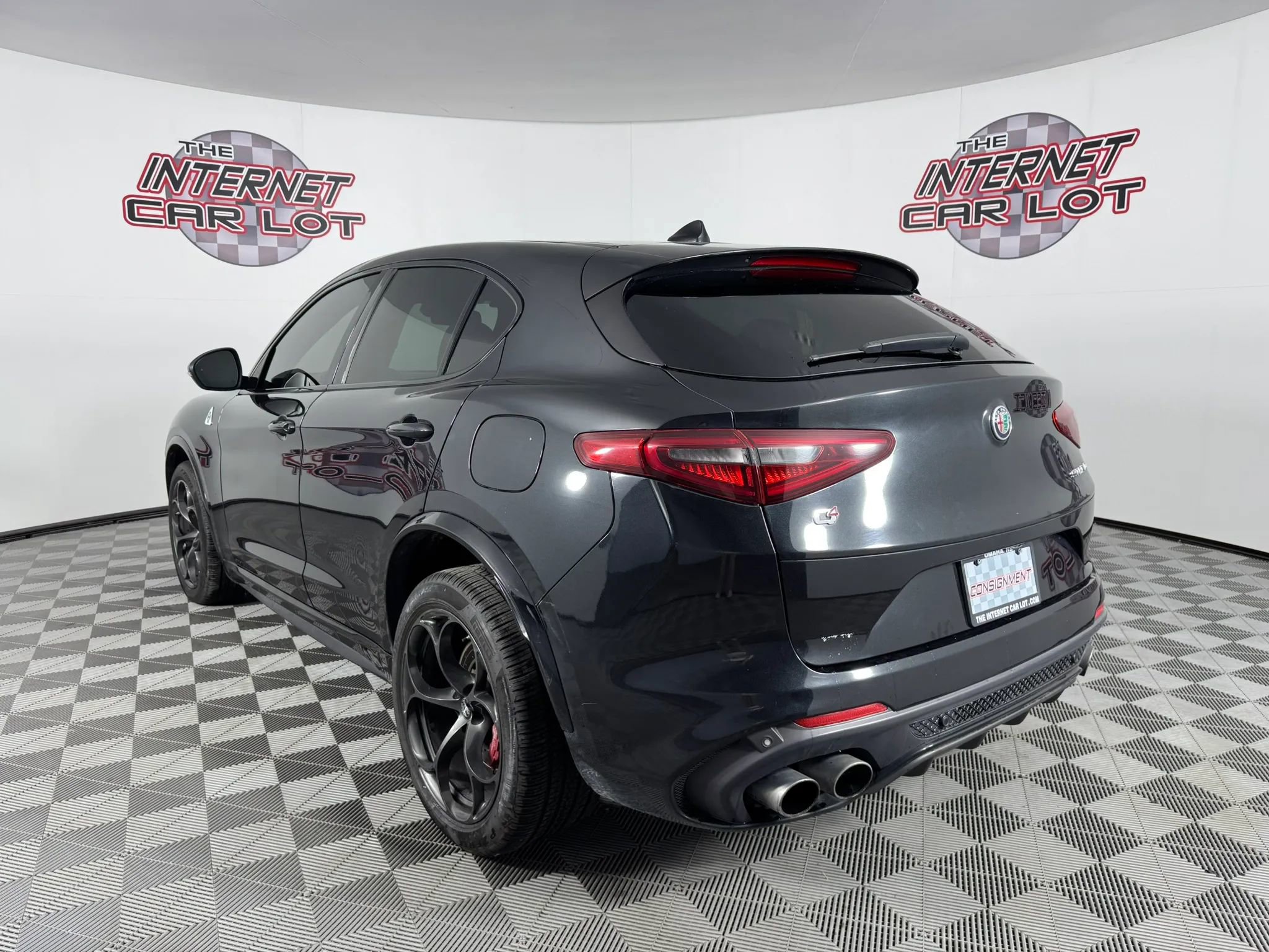 Used 2018 Alfa Romeo Stelvio Quadrifoglio w/ Driver Assist Dynamic Package AWD/4WD image 5