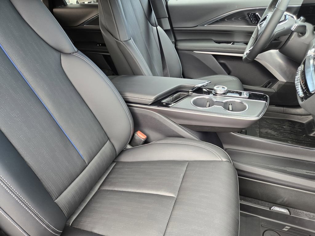 New 2026 Cadillac Lyriq Premium Luxury w/ LPO, Floor Liner Package AWD/4WD image 8