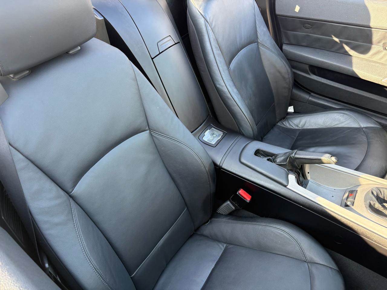 Used 2004 BMW Z4 2.5i image 28