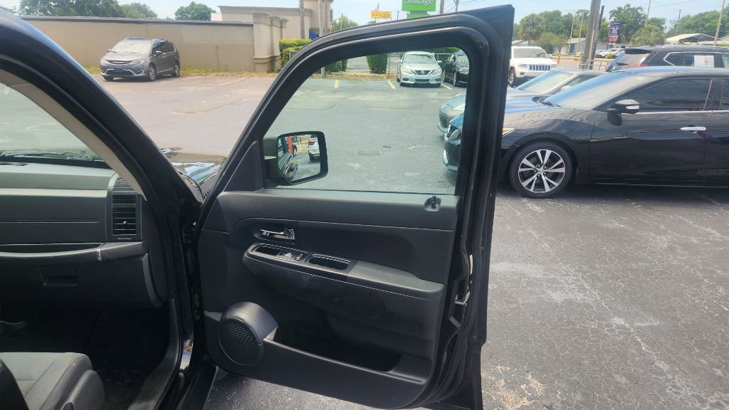 Used 2012 Jeep Liberty Sport AWD/4WD image 14