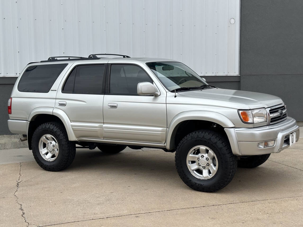 Used 2000 Toyota 4Runner Limited image 29