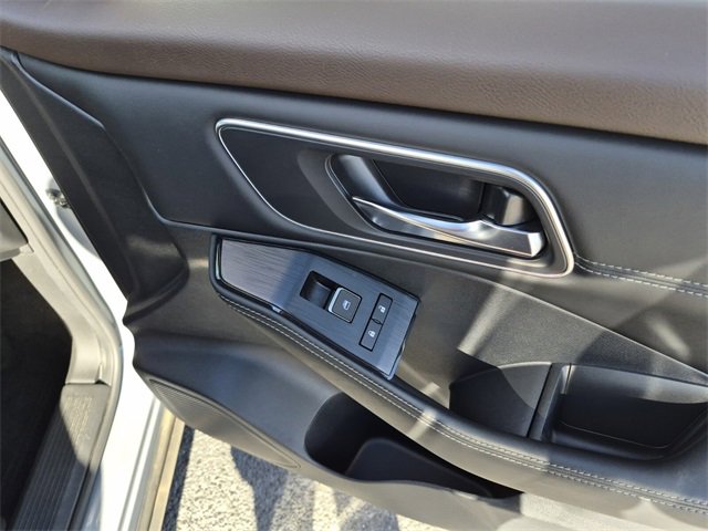 Used 2023 Nissan Rogue Platinum w/ Platinum Premium Package image 16