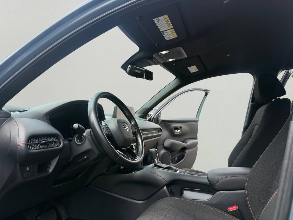 Certified 2025 Honda HR-V Sport image 9