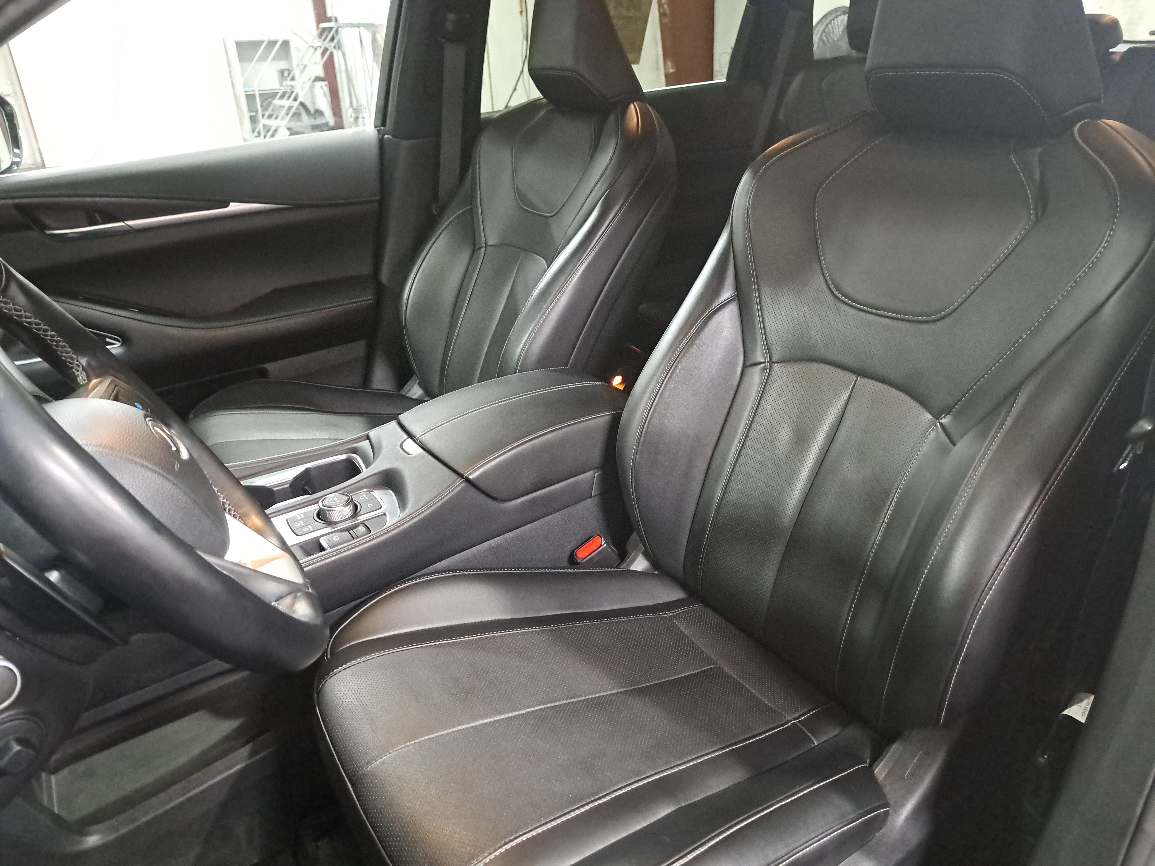 Used 2023 INFINITI QX60 Sensory w/ Vision Package AWD/4WD image 15