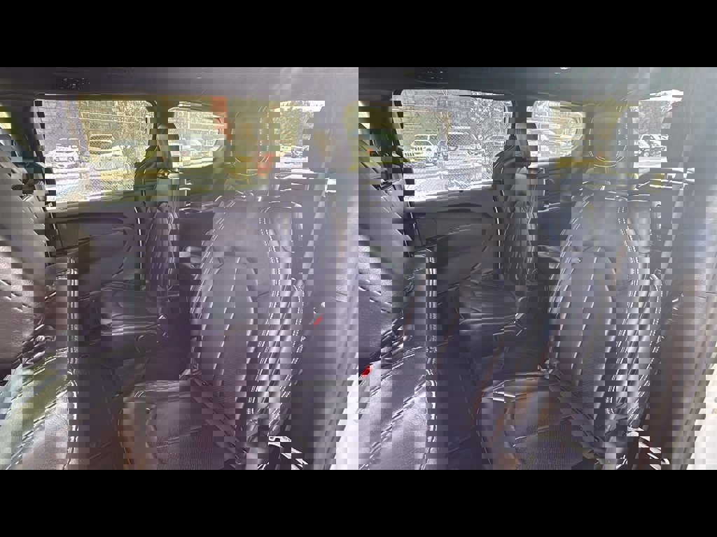 Used 2025 Chrysler Pacifica Select image 21