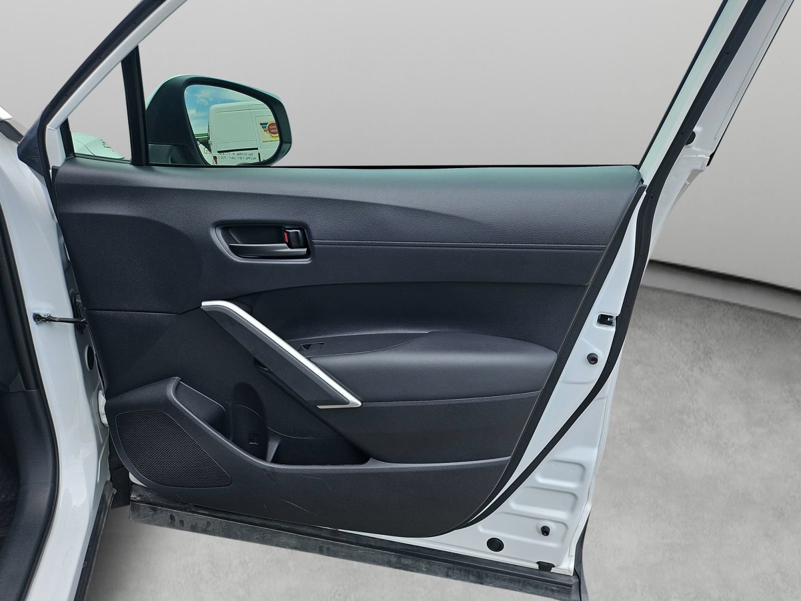 Used 2024 Toyota Corolla Cross LE w/ Moonroof Package FWD image 36