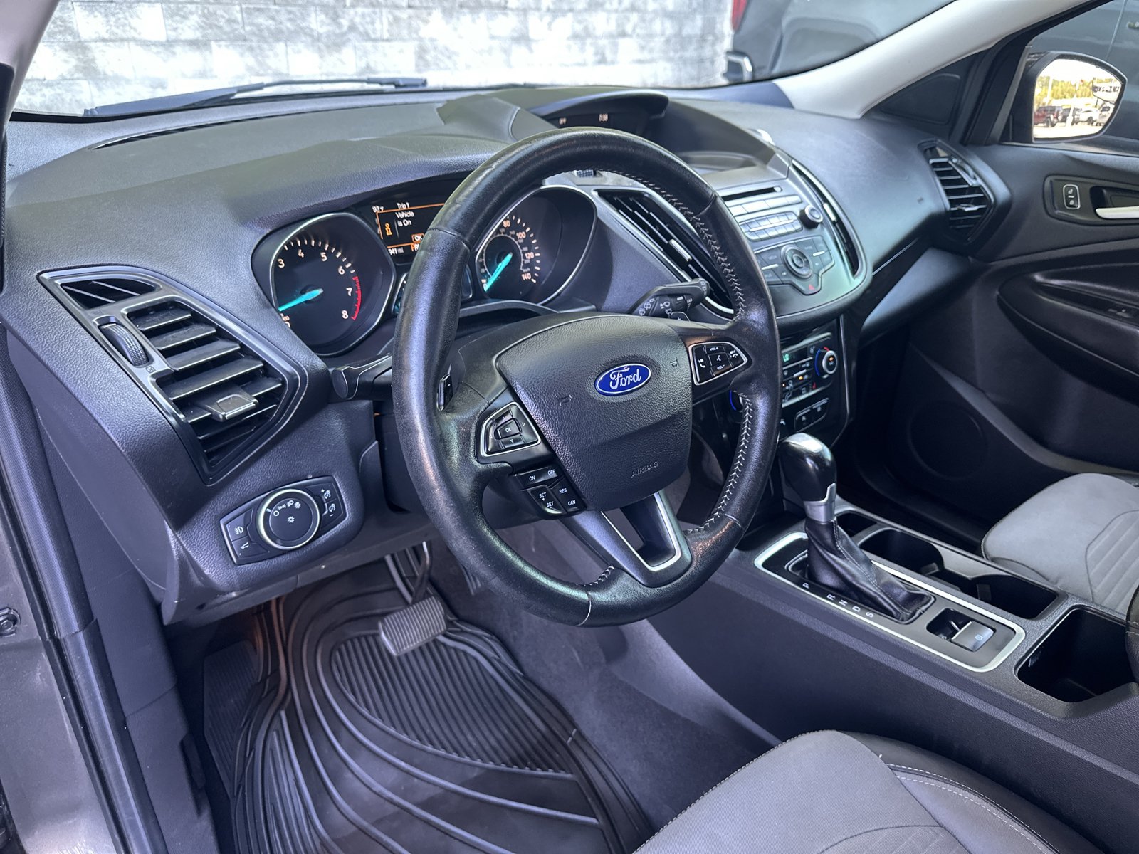 Used 2018 Ford Escape SE w/ SE Sport Appearance Package AWD/4WD image 19