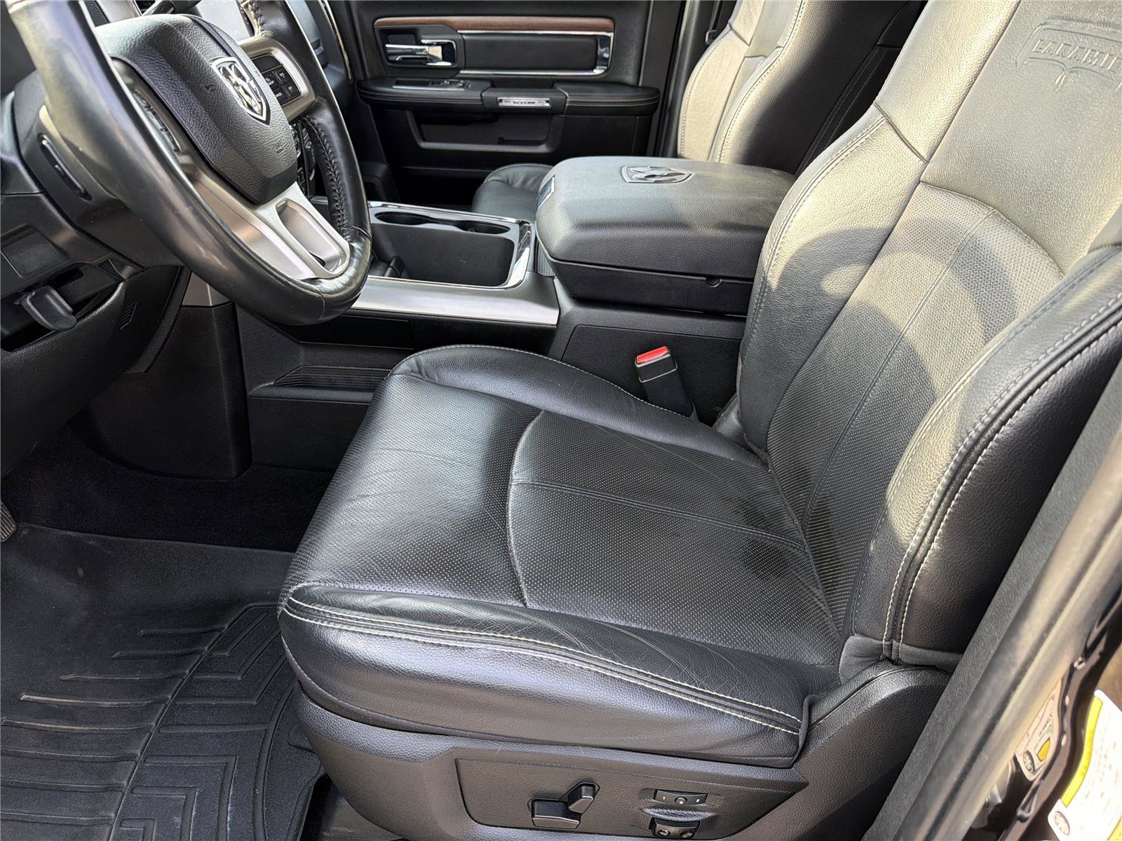 Used 2018 RAM 2500 Laramie w/ Sport Appearance Group AWD/4WD image 8