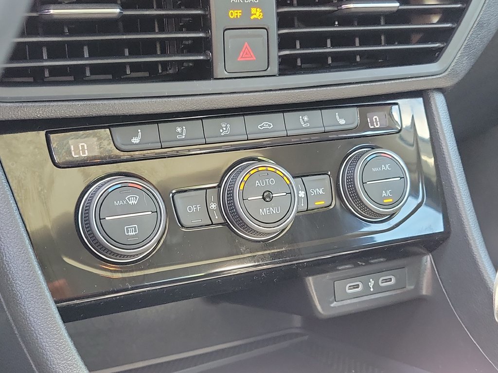 Used 2023 Volkswagen Jetta SEL FWD image 26