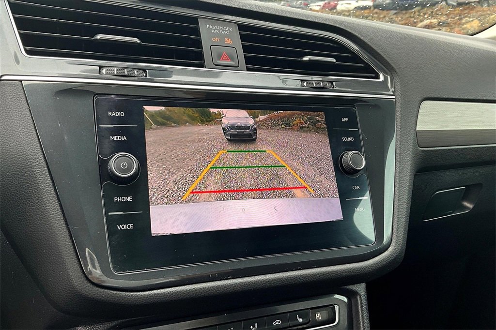Used 2020 Volkswagen Tiguan SE R-Line image 17