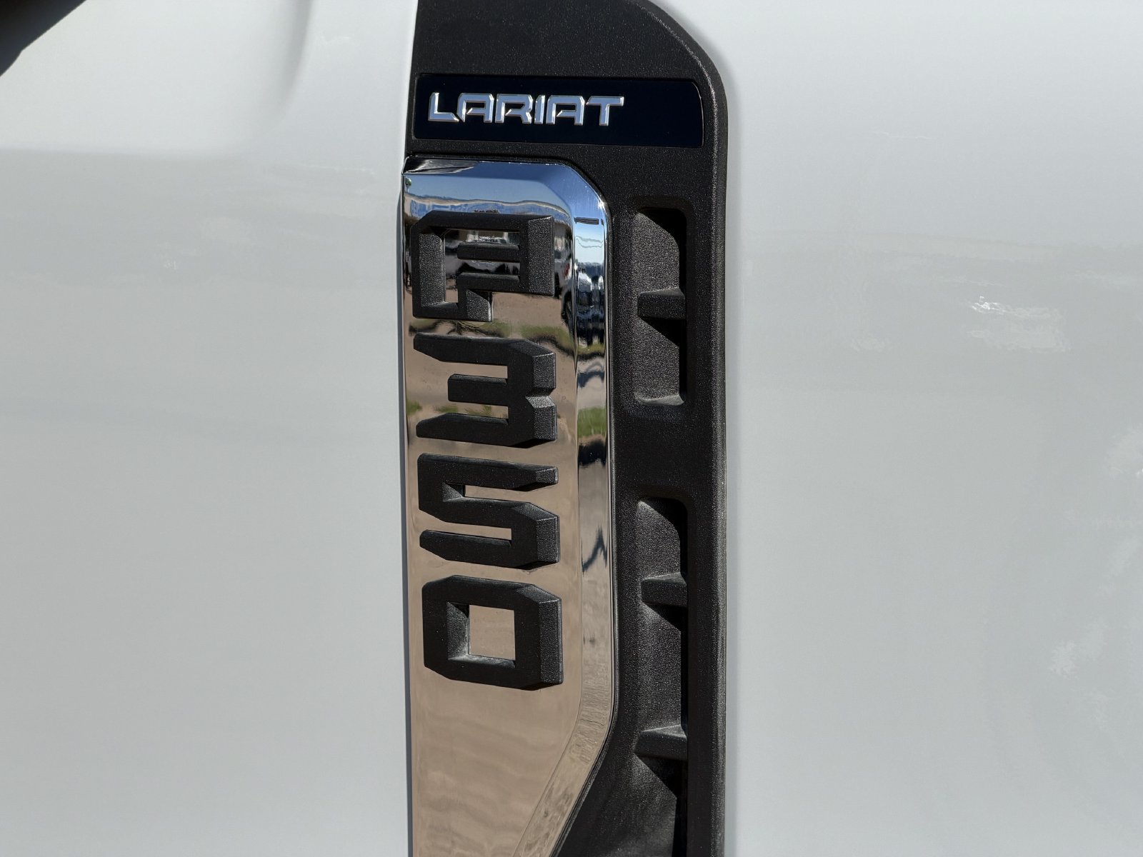 Used 2026 Ford F350 Lariat w/ Lariat Premium Package AWD/4WD image 11