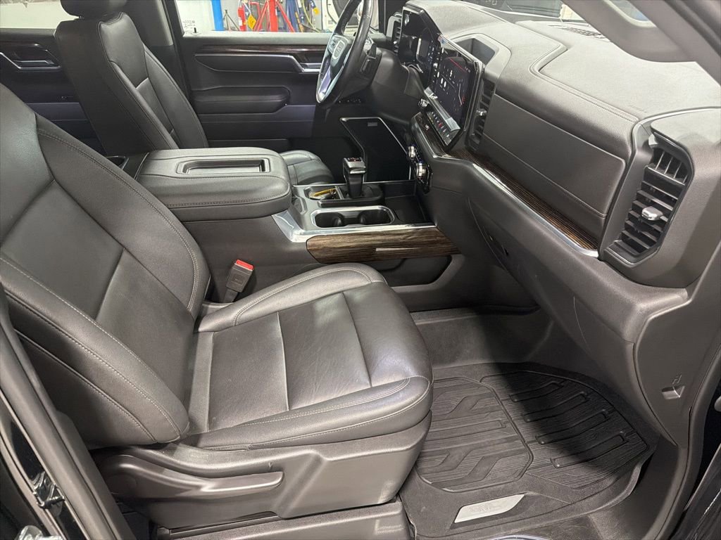 Used 2022 GMC Sierra 1500 Elevation w/ Elevation Premium Package AWD/4WD image 6