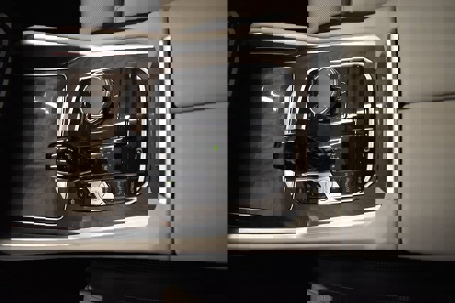 Used 2022 BMW X6 xDrive40i w/ M Sport Package image 33