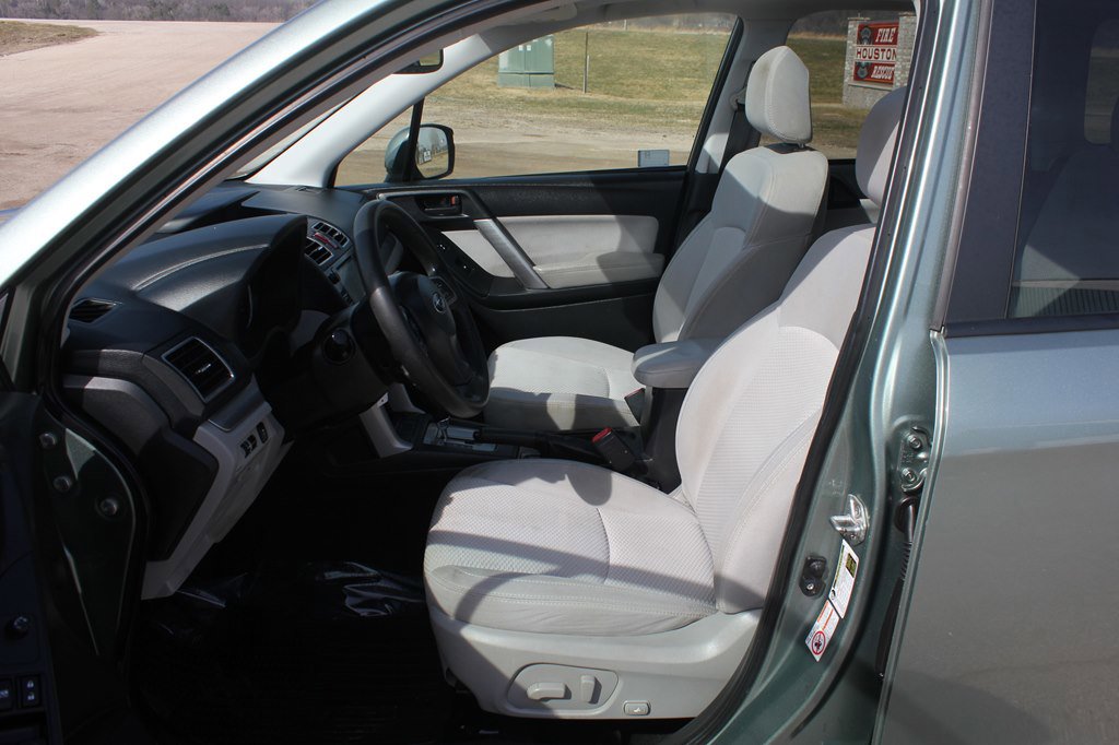 Used 2015 Subaru Forester 2.5i Premium w/ All-Weather Package image 32