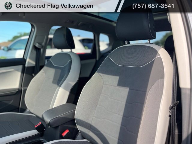 Used 2025 Volkswagen Taos SE FWD image 20
