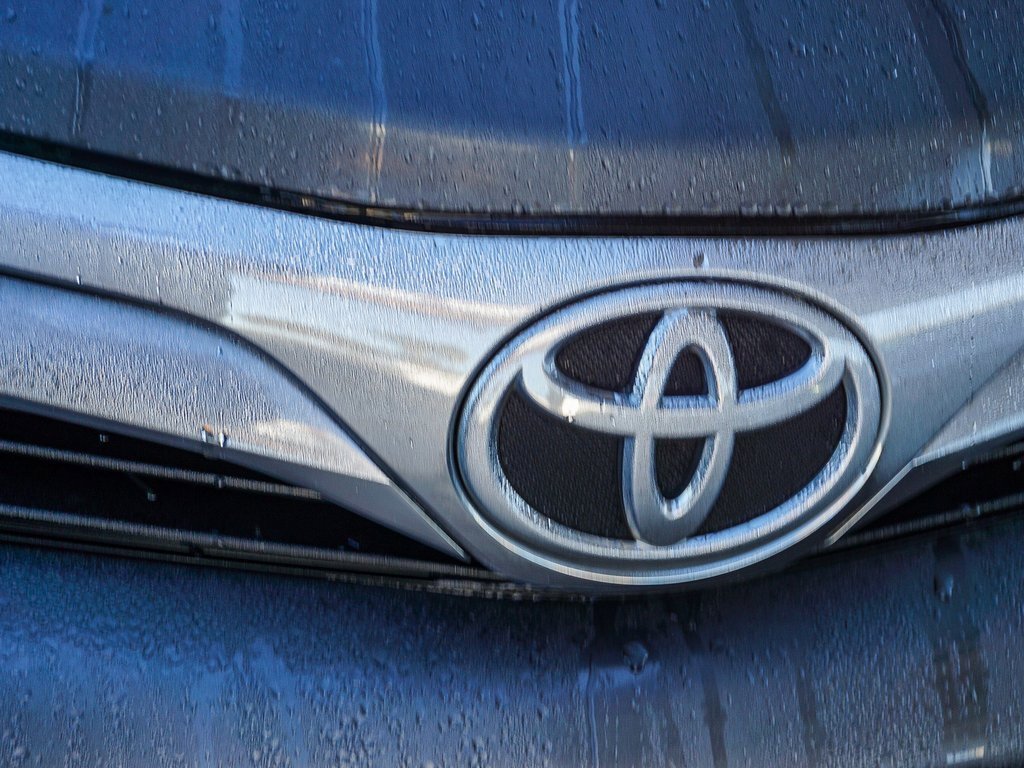 Used 2012 Toyota Camry LE image 11