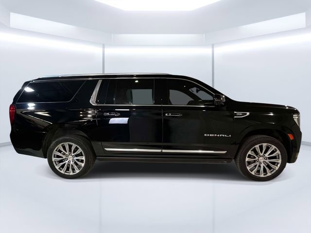 Used 2022 GMC Yukon XL Denali w/ Denali Ultimate Package AWD/4WD image 10